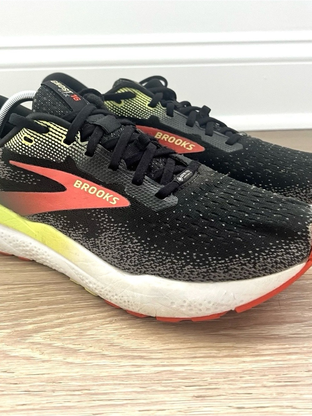 Brooks Ghost 16 GTX Gore-Tex Men's Size 11.5D Running Shoes Sneakers 1104301D049